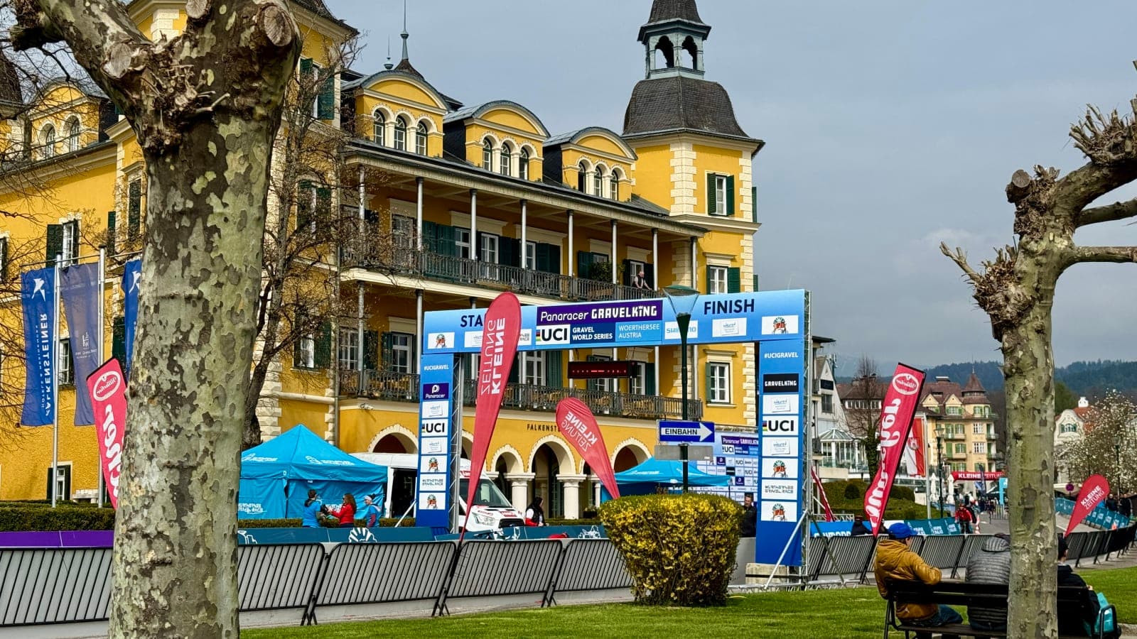 Start and finish arch at Wörthersee Gravel Race 2026 in Velden am Wörthersee.