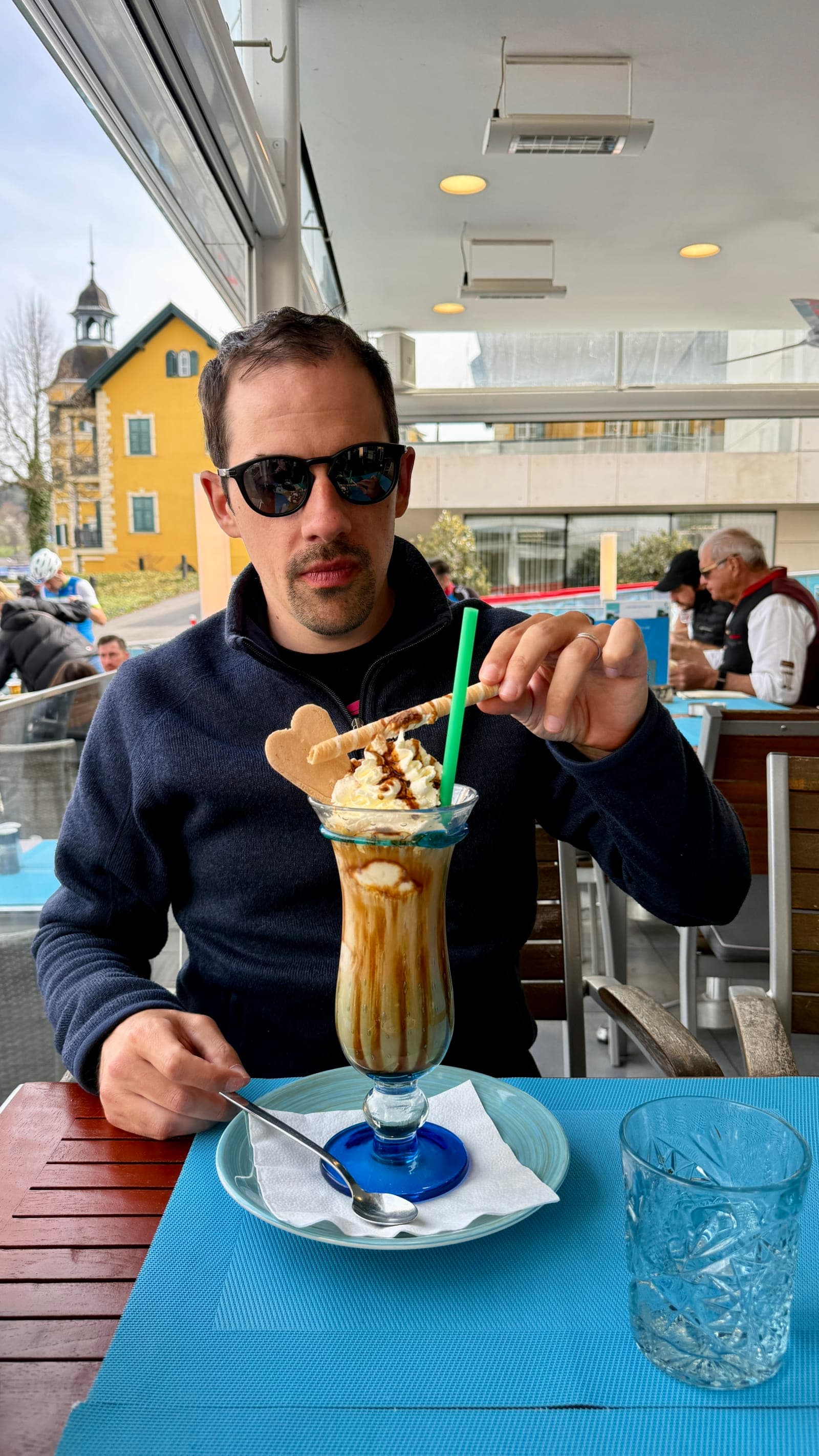 Large recovery ice coffee after the finish in Villach.