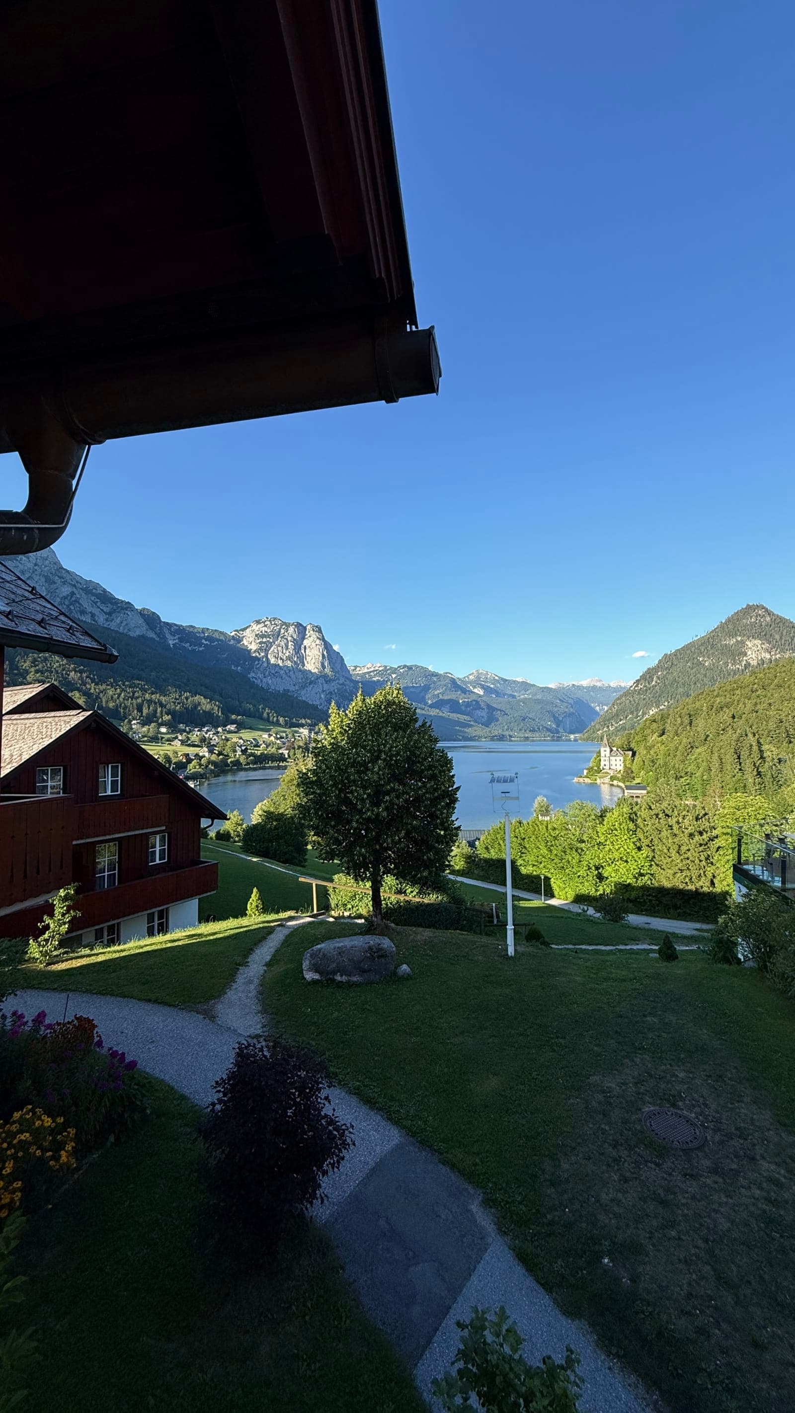 Mountain and lake view in Austria during the Salzkammergut Trophy weekend.