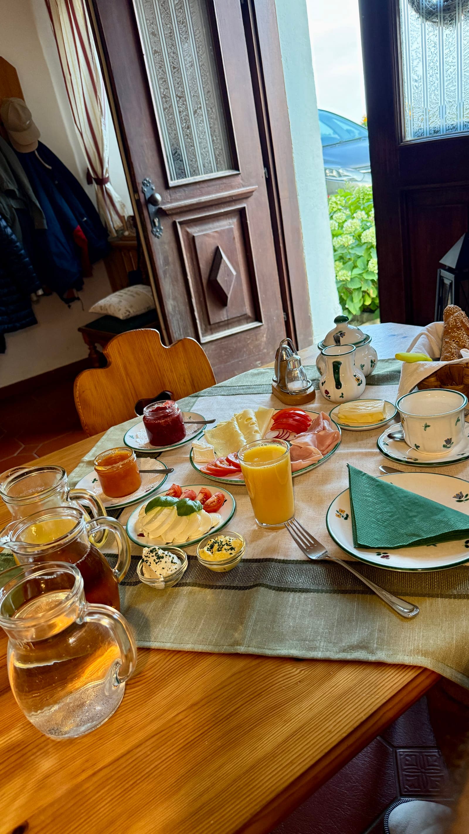 Breakfast table before the Mostviertler Bike Marathon 2026 in Lower Austria.