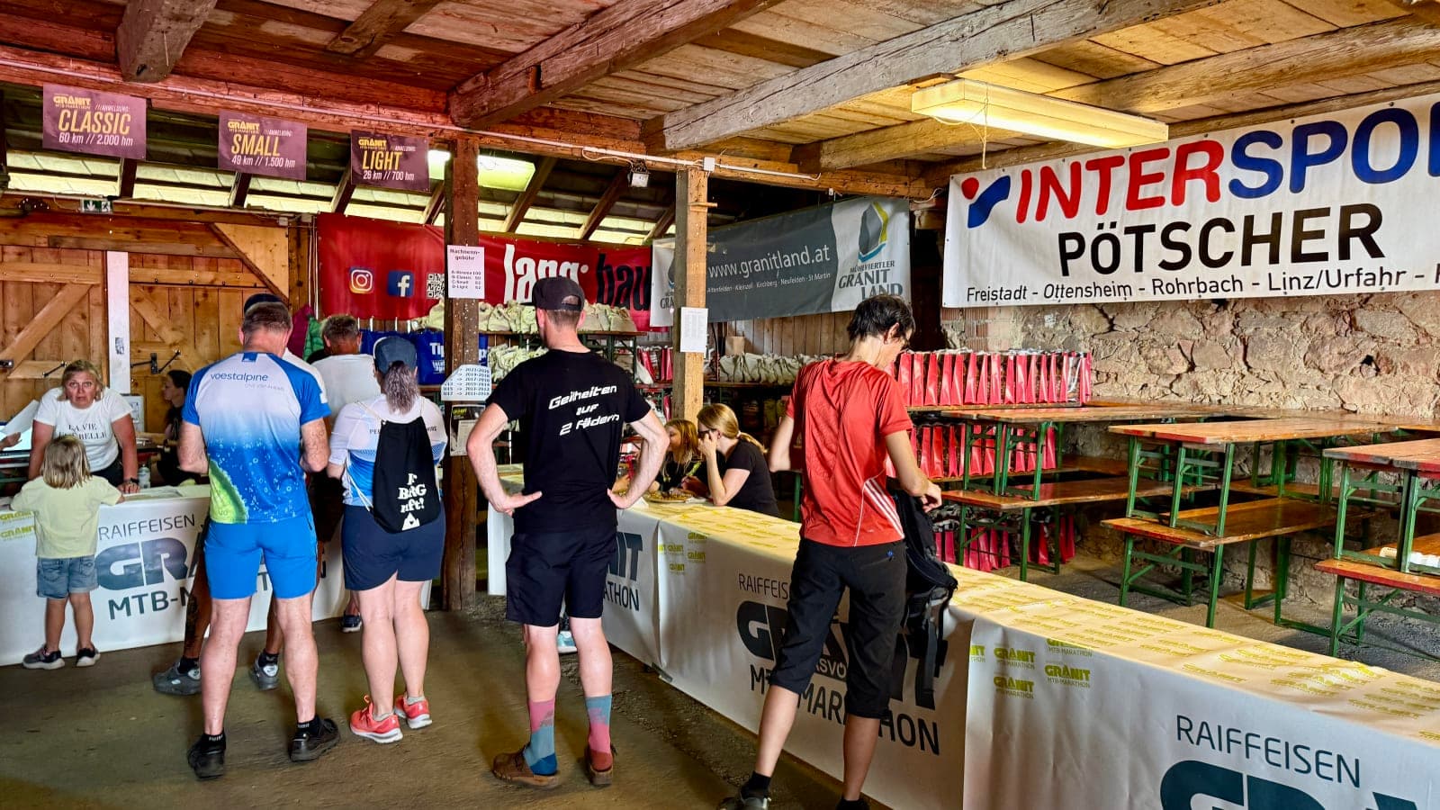 Registration area for the Intersport Pötscher Classic at Granitmarathon Kleinzell.