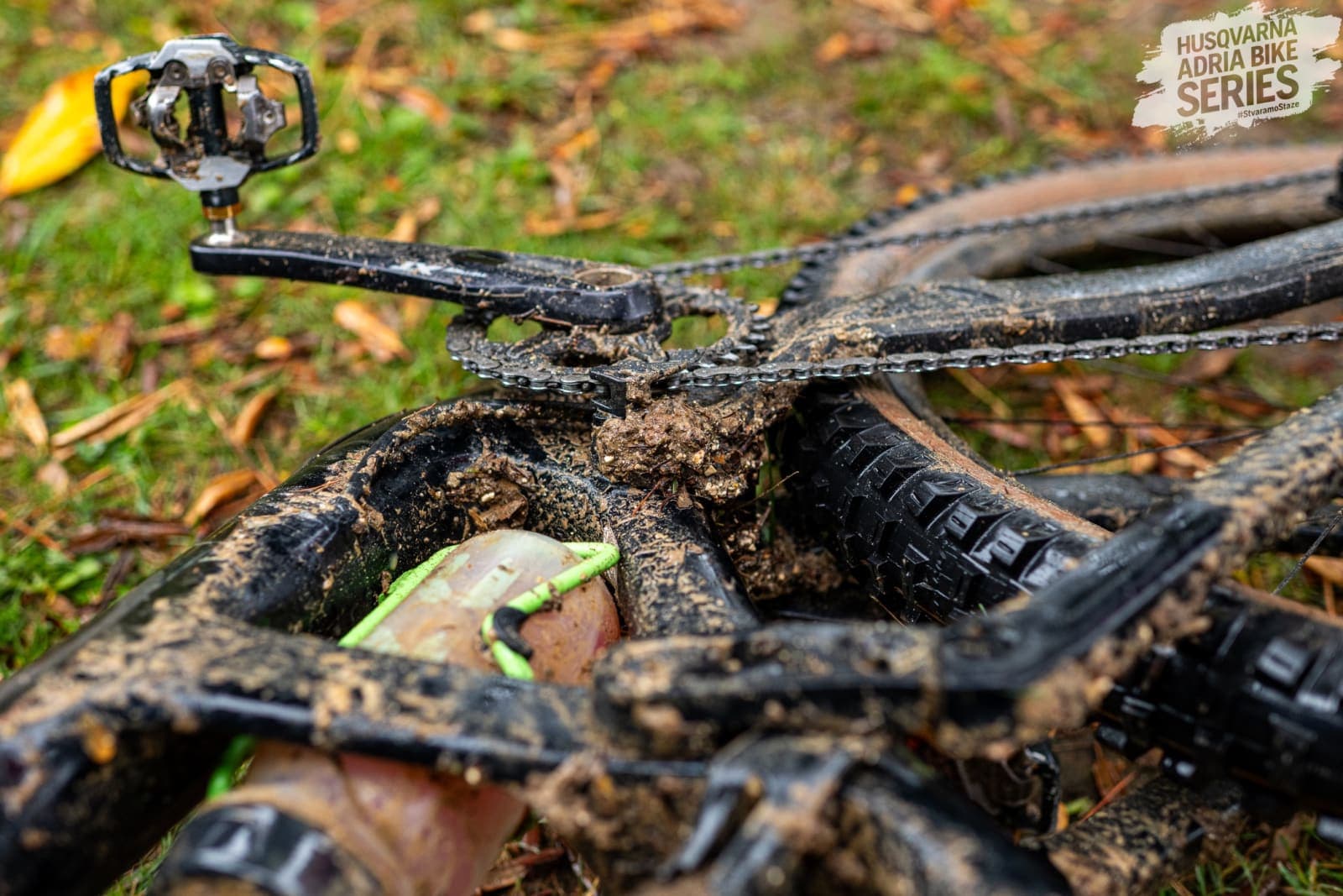 Close-up of a muddy mountain bike drivetrain after Rab MTB Marathon 2026.